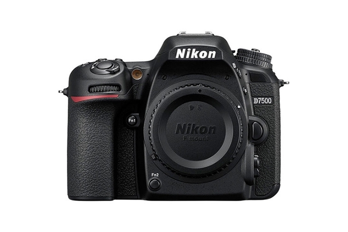 Купить Nikon D7500 Body